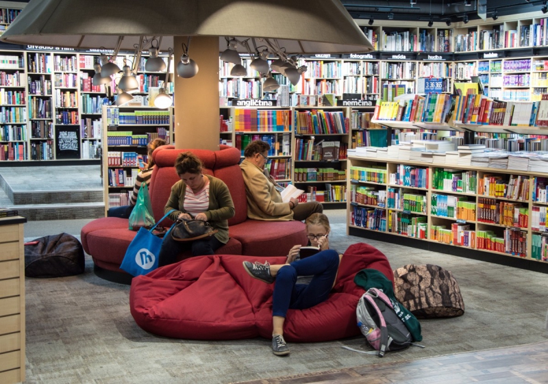 magasin-LA GARDE-min_books_bookstore_book_reader_readers_reading_shop_sale_books-849006